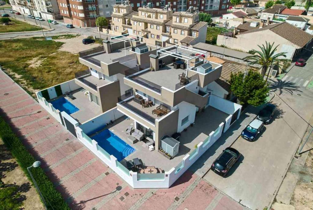 Bazén v ubytování Villa near the sea nebo v jeho okolí