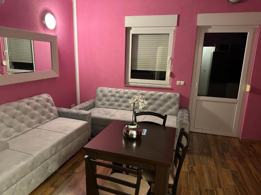 Posedenie v ubytovaní Apartments Glend