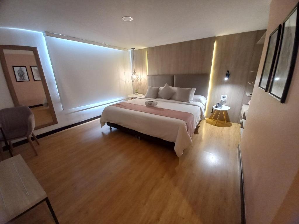HOTEL SANTORI - Deluxe Zimmer Mit Kingsize-Bett