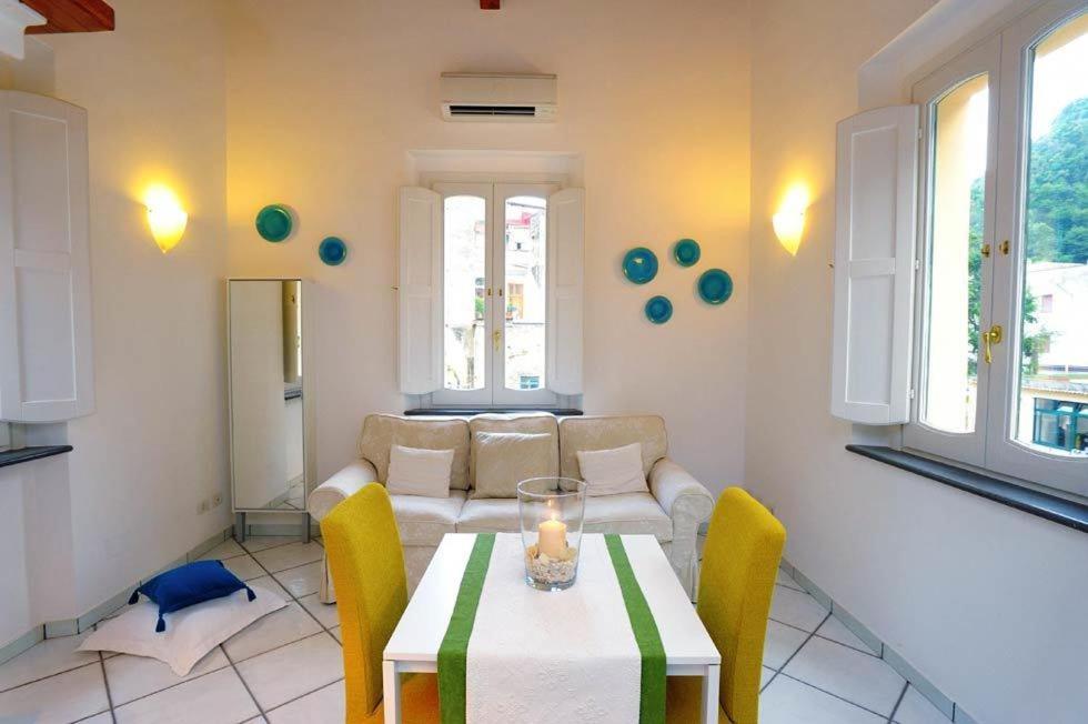 Posezení v ubytování Loft Apartments by AMALFIVACATION