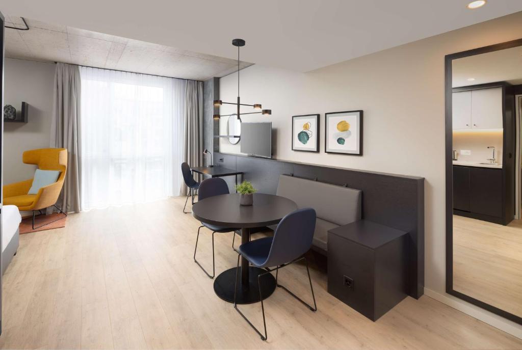 Posezení v ubytování Radisson Hotel & Suites Zurich