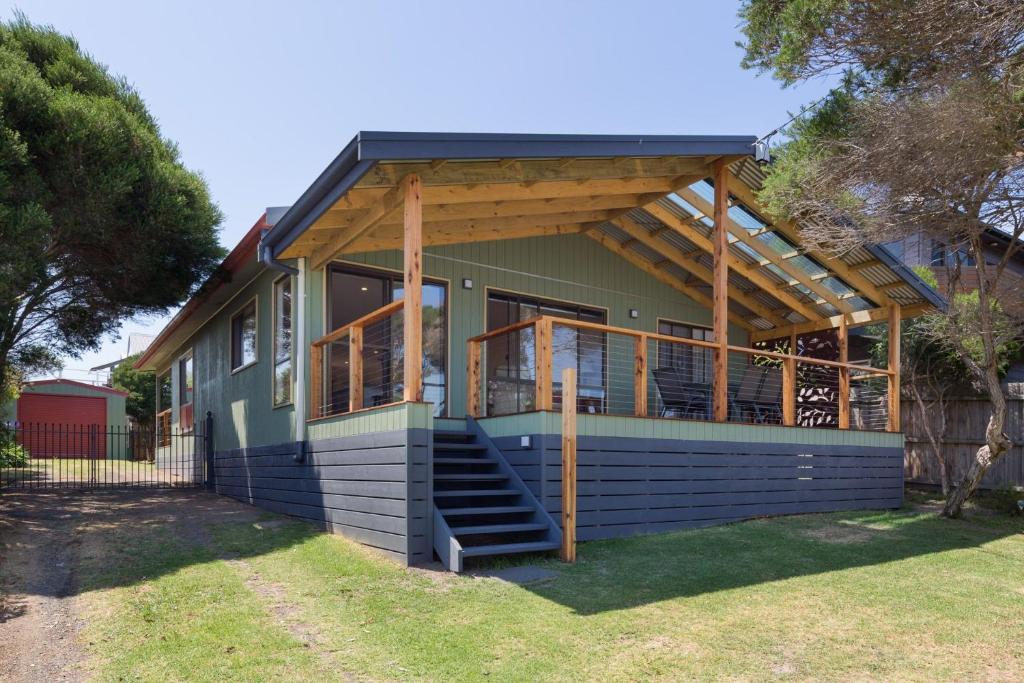 64 San Remo Parade San Remo, San Remo (updated prices 2024)