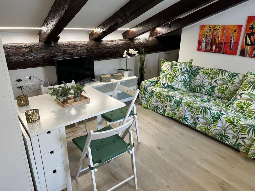 Kuchyň nebo kuchyňský kout v ubytování Casa Cullerer