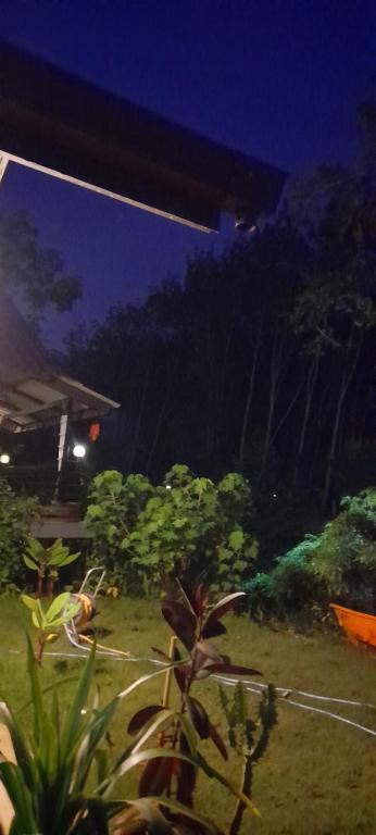 Zahrada ubytování บ้านลูกจัน Bann Lookjan Trat