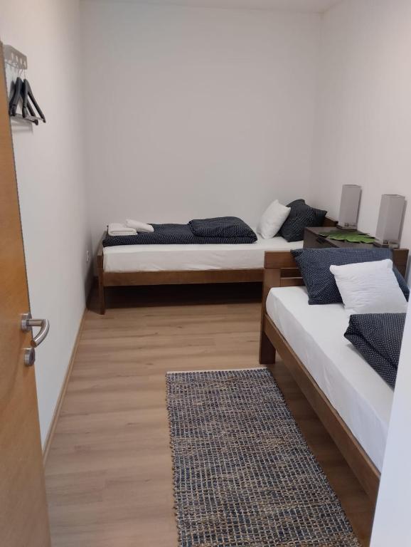 Apartman Zagreb , with balcony and FREE parking - 14