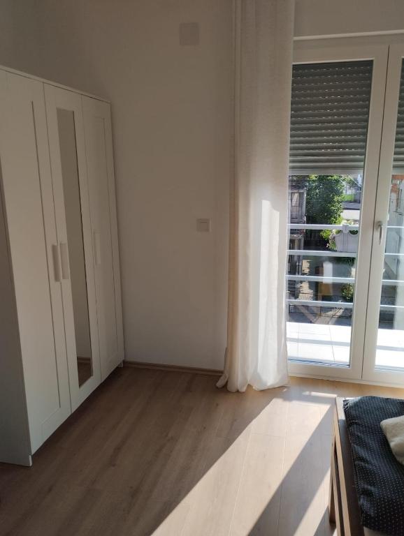 Apartman Zagreb , with balcony and FREE parking - 10