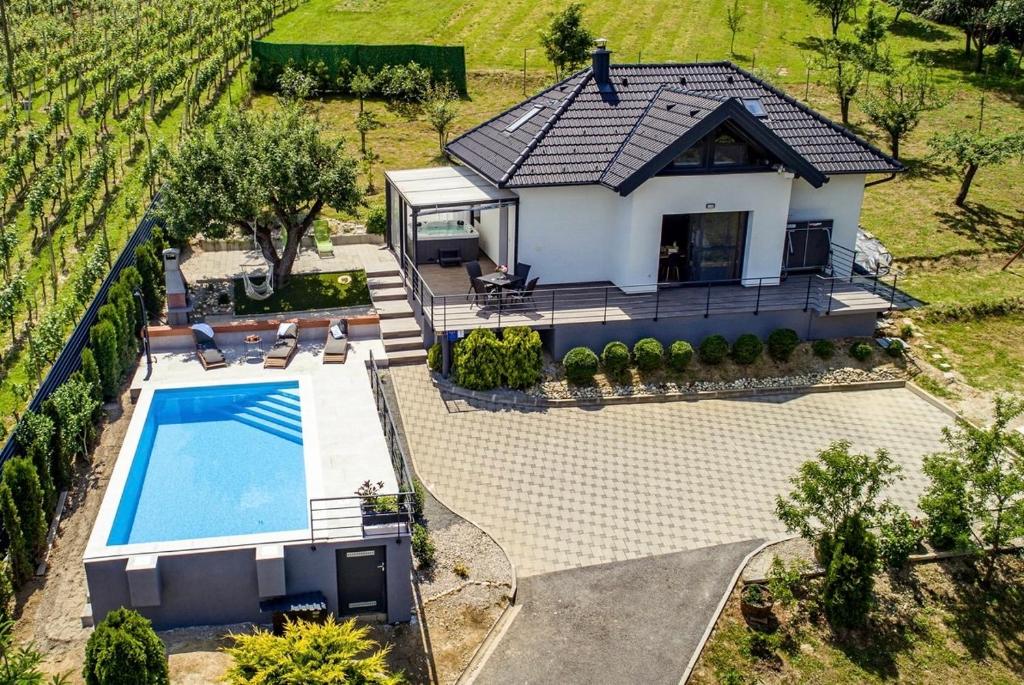 Bazén v ubytovaní Holiday Home Beretinec Hills alebo v jeho blízkosti