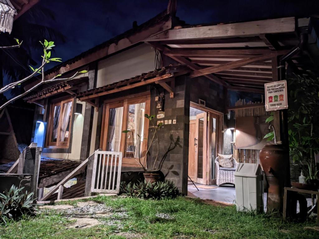Astuti Gallery Homestay - 