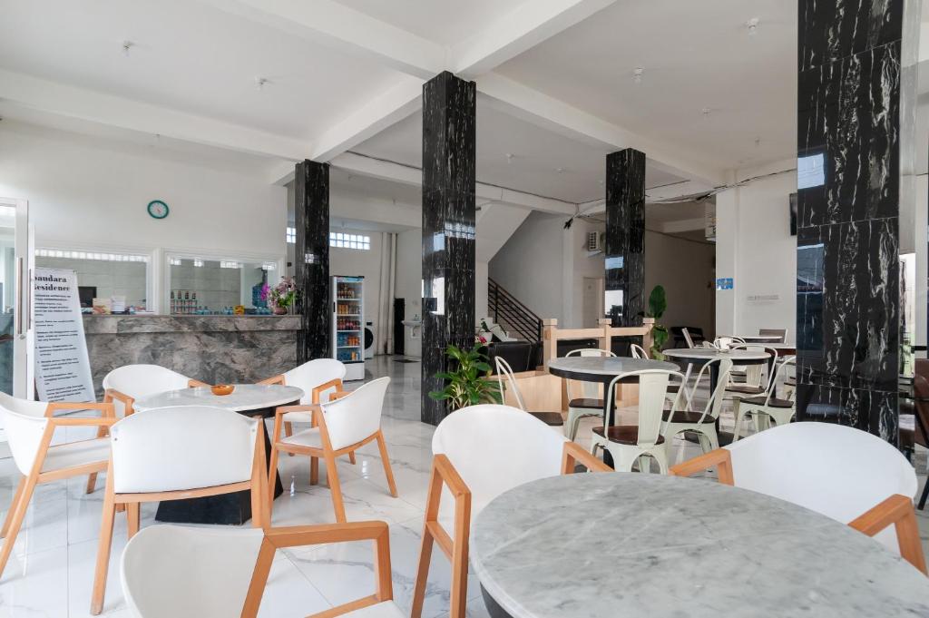 Restaurace v ubytování RedDoorz near UISU teladan Medan