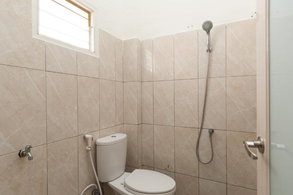 Koupelna v ubytování RedDoorz near UISU teladan Medan