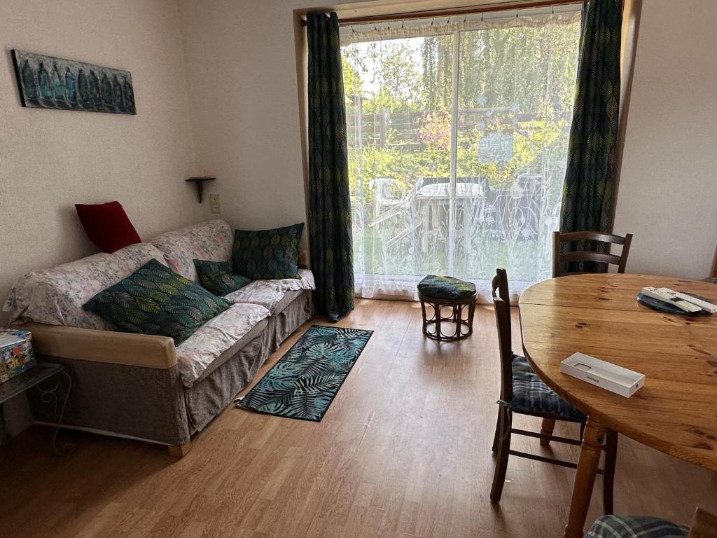 De la campagne au Mont-Saint-Michel - Twee Slaapkamers Huis