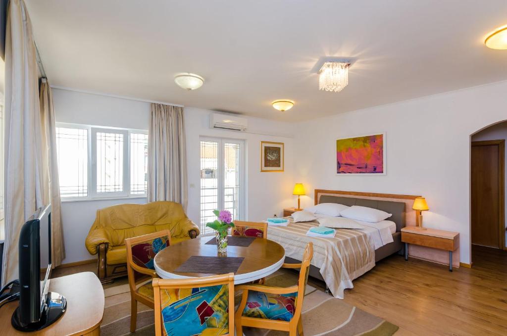 Apartments & Rooms V&M - 7