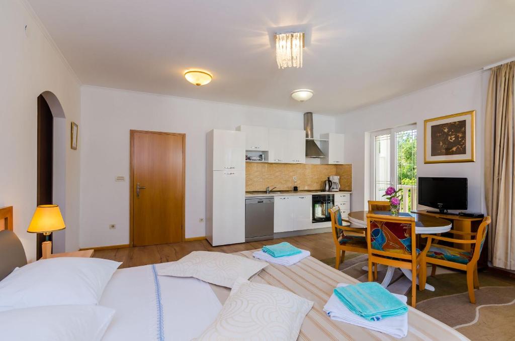 Apartments & Rooms V&M - 9