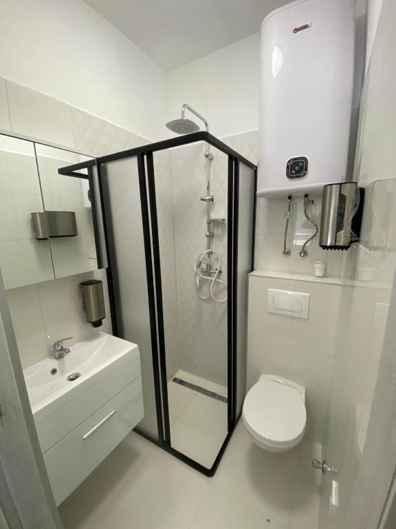 Koupelna v ubytování Kinizsi Udvar Apartmanház