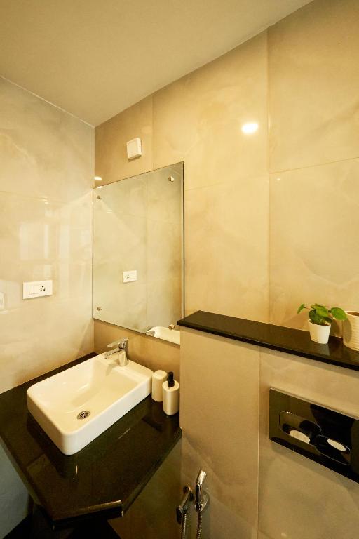 Koupelna v ubytování Fig House Anjuna-Chapora Road , Siolim 1BHK Suite