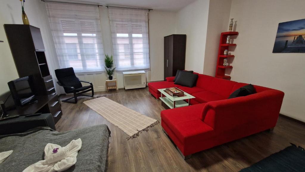 Perfect located flat with gametable 1092 Budapest, 32 Ráday utca kép - 1