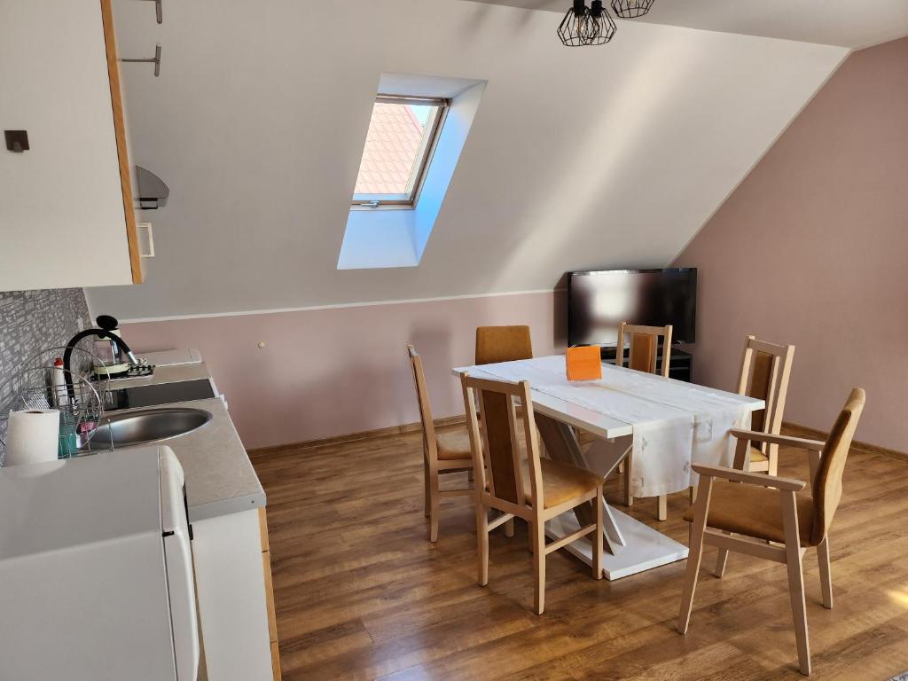 Kuchyňa alebo kuchynka v ubytovaní Apartament Wega
