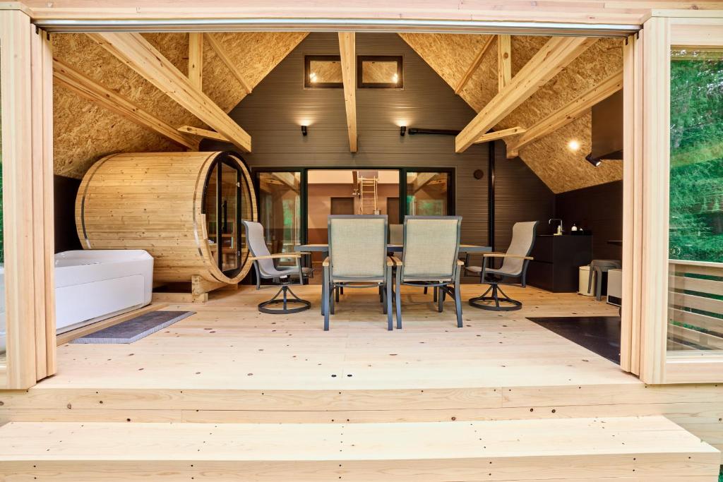 Posezení v ubytování enico MtFuji Resort&Glamping