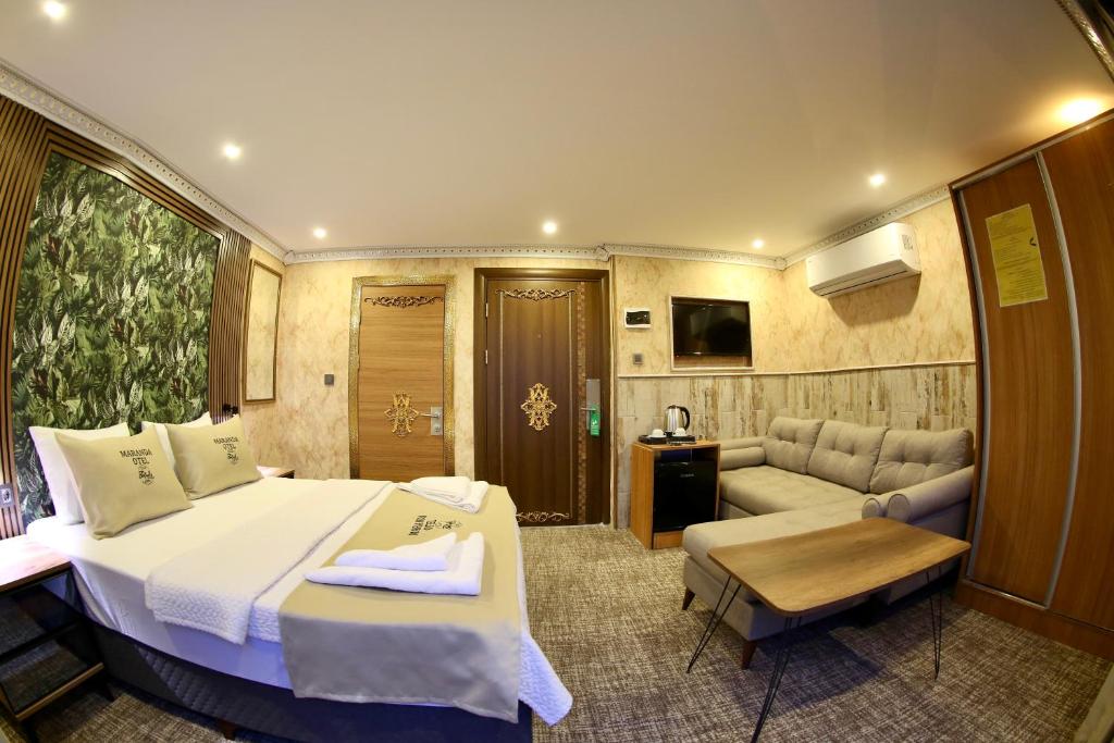Posezení v ubytování Maranda Suit Hotel