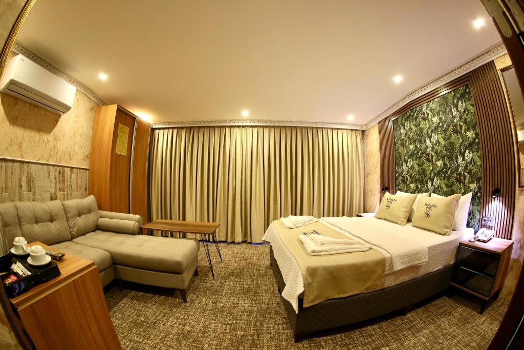 Posezení v ubytování Maranda Suit Hotel