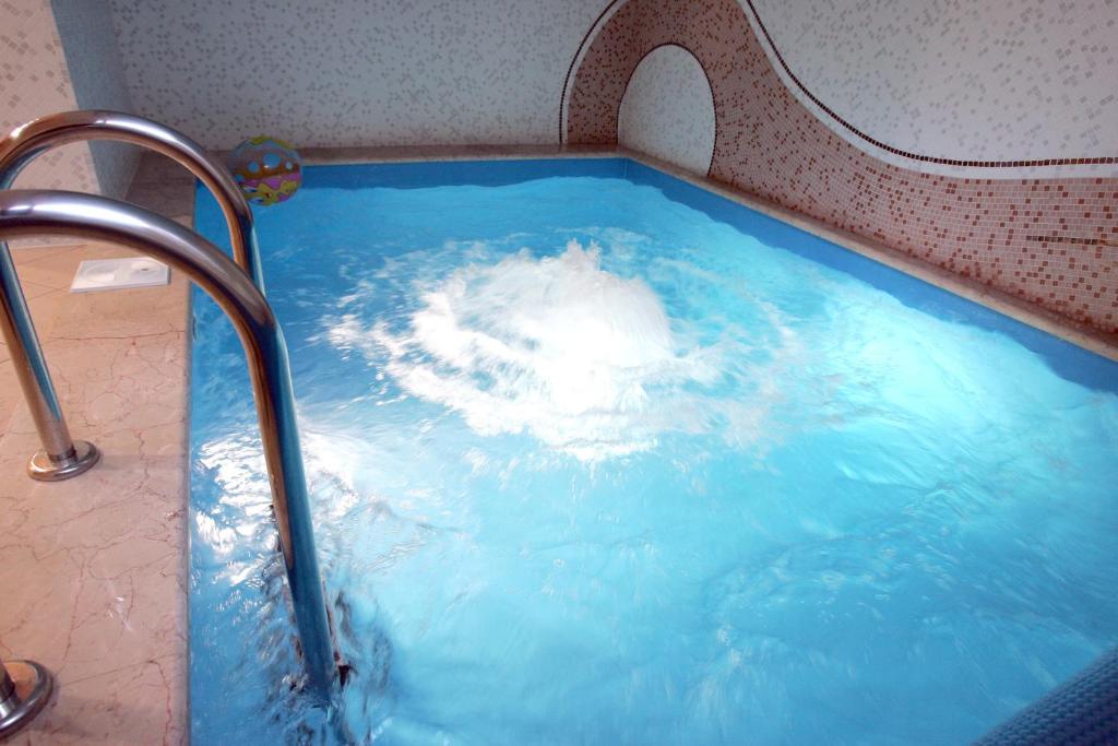 Bazén v ubytování Park Villa Hotel nebo v jeho okolí