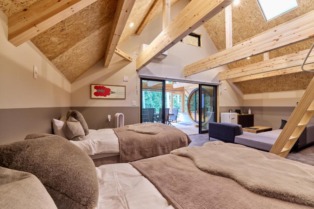 Posezení v ubytování enico MtFuji Resort&Glamping