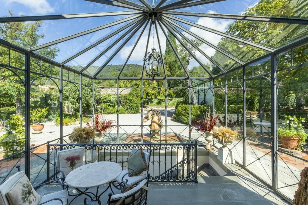 Ogród w obiekcie Il Falconiere Relais & Spa