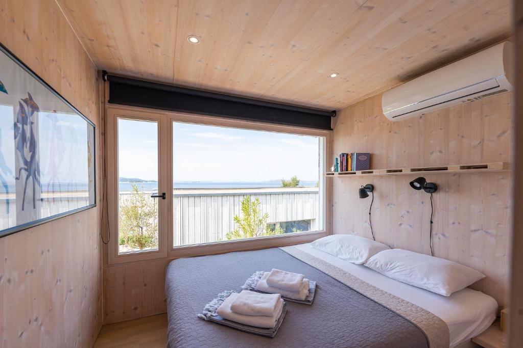 Łóżko lub łóżka w pokoju w obiekcie BUQEZ VILLAS - Vanellus Villas