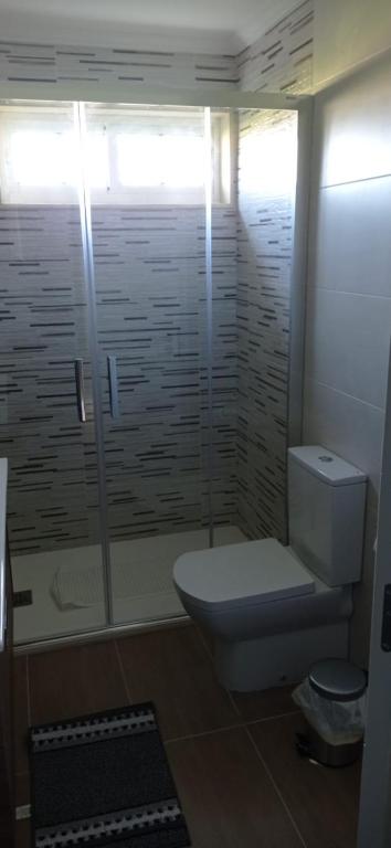 Łazienka w obiekcie Apartamentos M° Esther