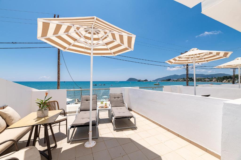 Mouria Studios & Apartments - 11