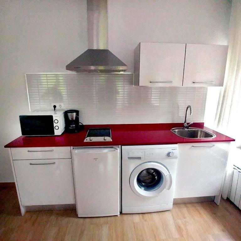 A kitchen or kitchenette at Alojamiento rural El Refugio
