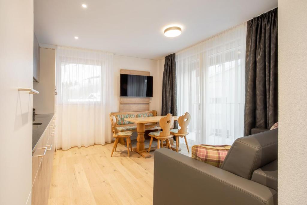TV a/nebo společenská místnost v ubytování Hotel Tannenboden