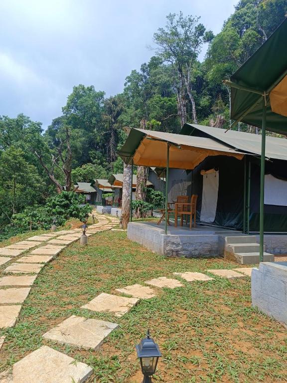 Κήπος έξω από το Three Hills Resort Coorg
