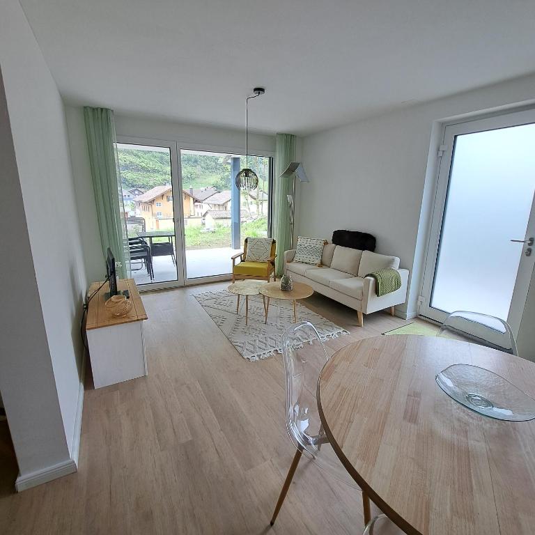 Ferienwohnung Muota - отзывы и видео