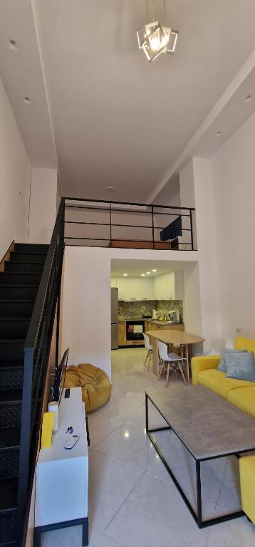 Lovely duplex apartment with patio, 100m from the beach! - Image 4