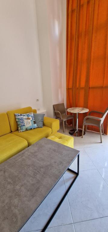 Lovely duplex apartment with patio, 100m from the beach! - Image 9