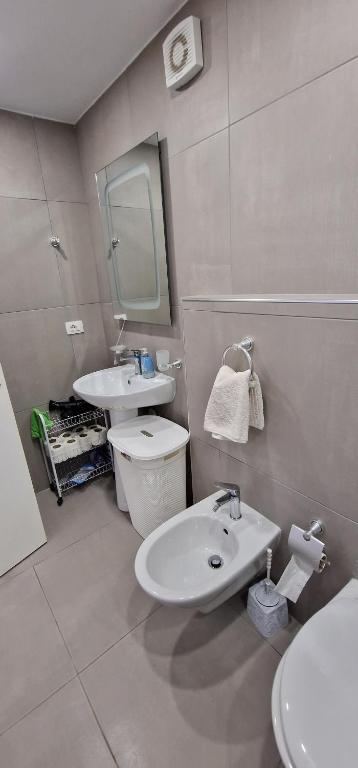 Lovely duplex apartment with patio, 100m from the beach! - Image 8
