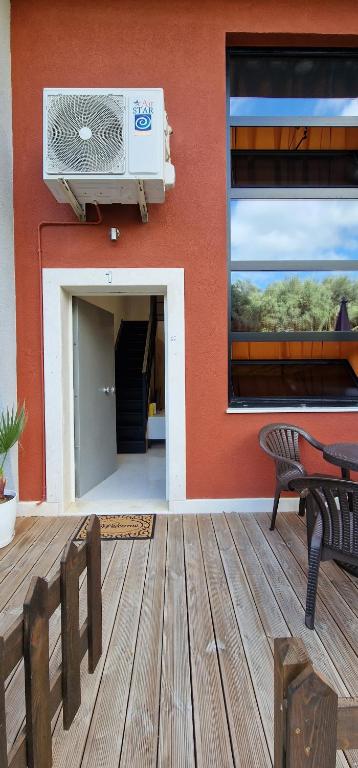 Lovely duplex apartment with patio, 100m from the beach! - Image 14