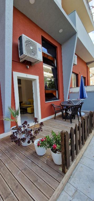 Lovely duplex apartment with patio, 100m from the beach! - Image 11