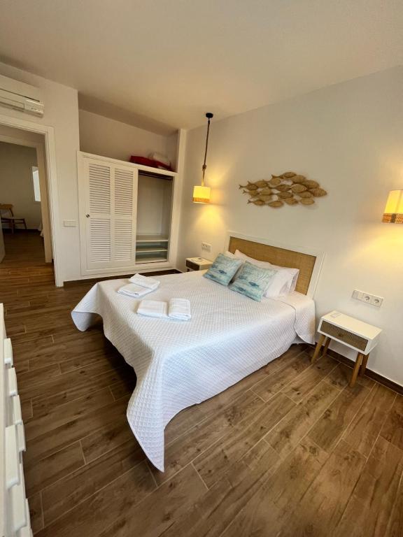 Postel nebo postele na pokoji v ubytování Apartamento en Costamar I, 2ª Planta, 23