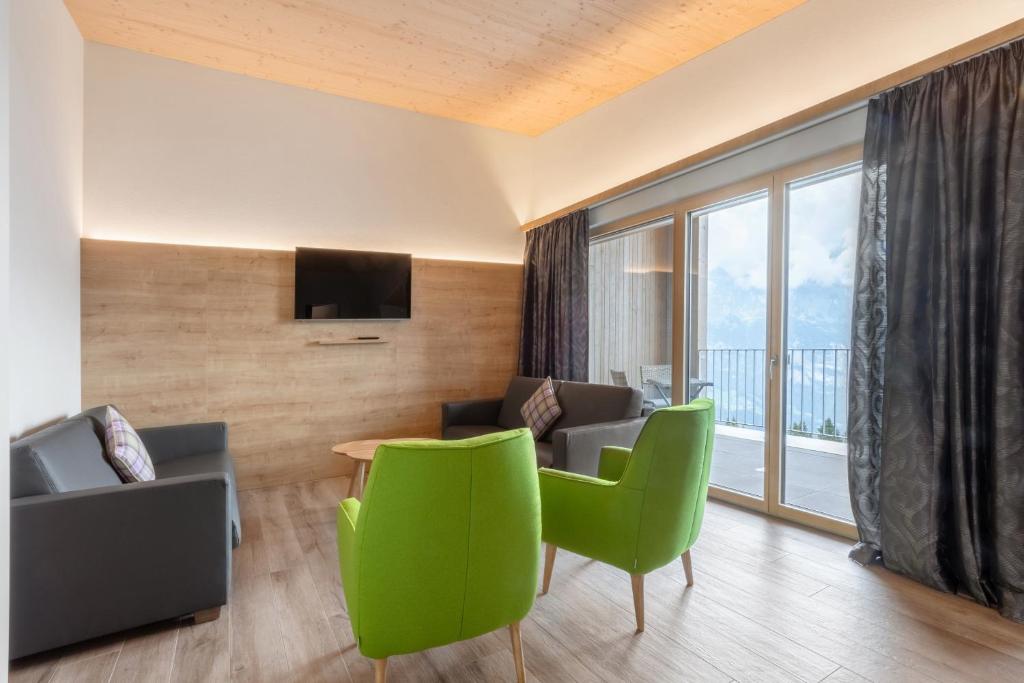 TV a/nebo společenská místnost v ubytování Hotel Tannenboden