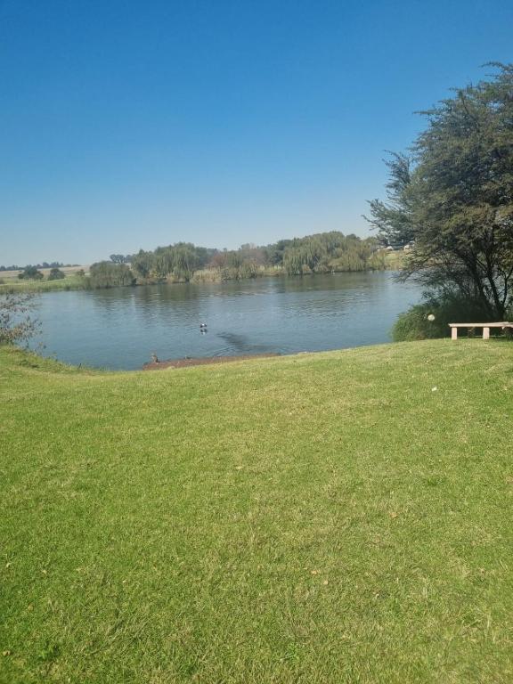 Emufuleni river logde - Deluxe Double O Twin Sala Con View River