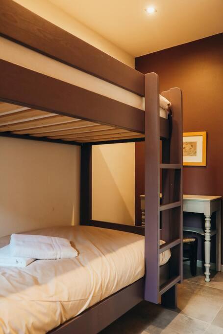 Postel nebo postele na pokoji v ubytování Le Theutois Appartement 6p - Theux - 1er étage