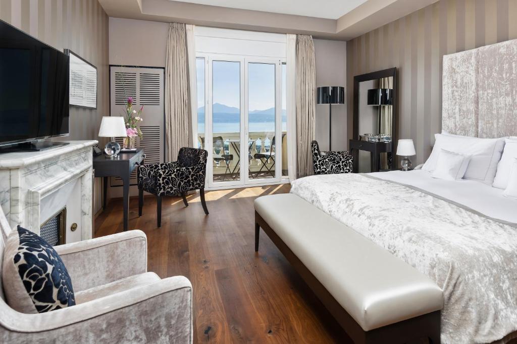 Voodi või voodid majutusasutuse Lausanne Palace toas