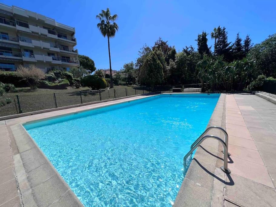 Photo de la galerie de l'établissement Le Cosy Garden: Apt 4 Prs, Terrasse, Piscine, à Antibes