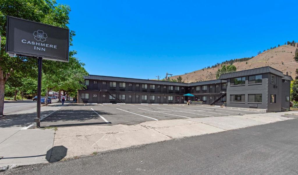 Nespecifikovaný výhled na hory nebo výhled na hory při pohledu z hotelu