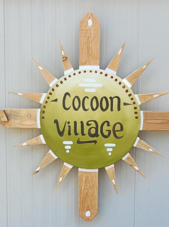 Certifikát, hodnocení, plakát nebo jiný dokument vystavený v ubytování Cocoon Village - Glamping - Domaine des Grottes de Han