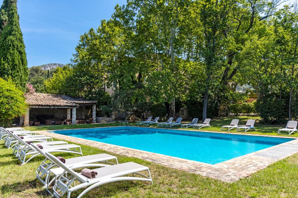 Piscine de l&#39;&eacute;tablissement La Magdeleine - Mathias Dandine ou situ&eacute;e &agrave; proximit&eacute;