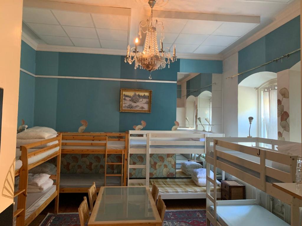 Postel nebo postele na pokoji v ubytování Visby Fängelse