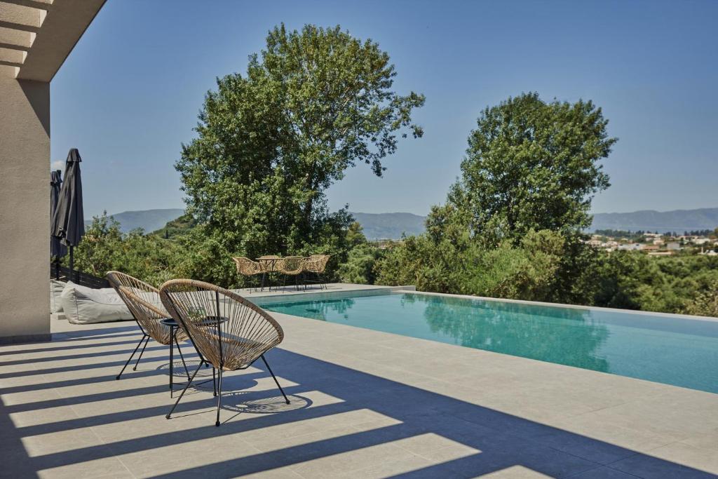 Bazén v ubytování Althea Lavish Estate - Villa & Suite nebo v jeho okolí